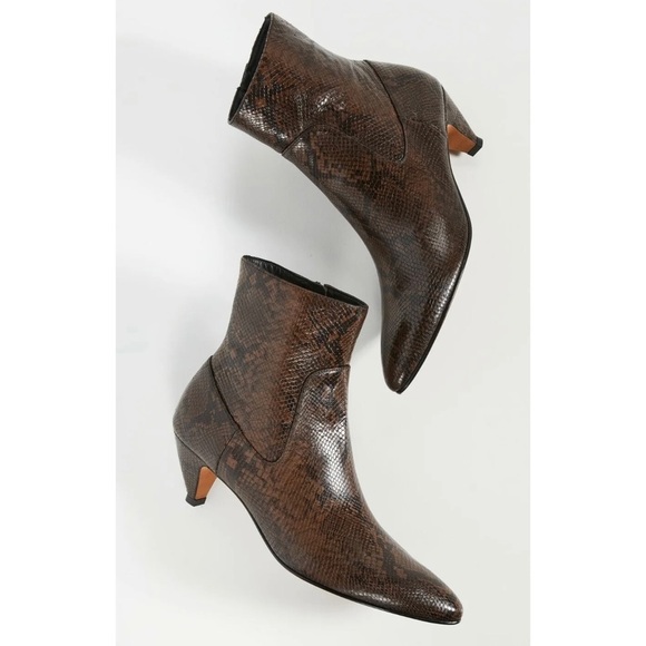 Vince Snake Brown Leather Point Toe Ankle Bootie Kitten Heel - Picture 2 of 11
